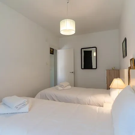 Rentafive 1min Playa Reformado Apartment *